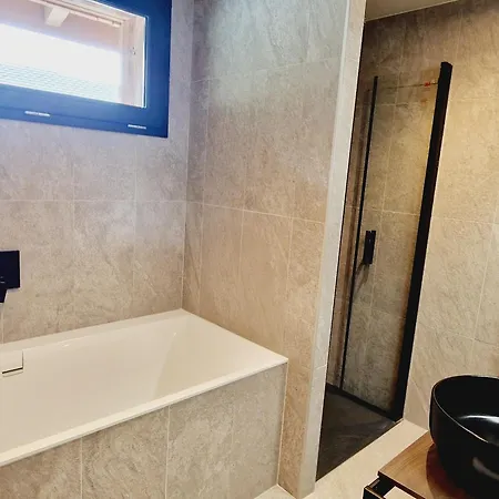 Neuf 5 Avec Sauna Et Parking, Acces Direct Aux Pistes - Fr-1-755-29